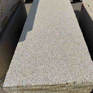 昌都 黄金麻花岗岩荔枝面毛板，半成品