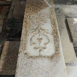 昌都 黄金麻花岗岩异形加工雕刻栏杆大柱