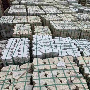 昌都 黄金麻白麻花岗岩荔枝面地铺石(冰裂纹)