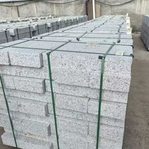 昌都 白麻花岗岩路沿石，弧形路沿石，道牙石，马路牙子，界石，路缘石，平沿石，直岩石，平缘石等