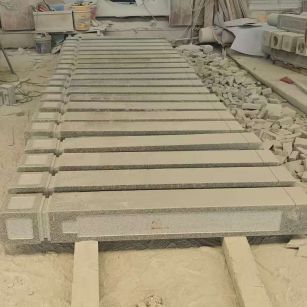 昌都 芝麻白异形加工雕刻-栏杆大柱，方柱