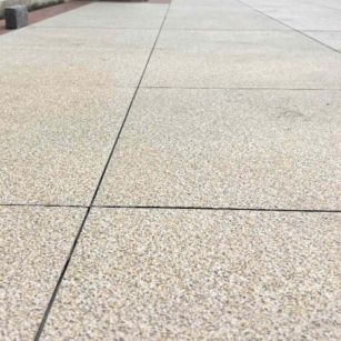 昌都 黄金麻花岗岩石板材荔枝面地面铺装效果