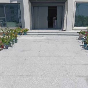 昌都 芝麻白花岗岩地铺石地面铺装