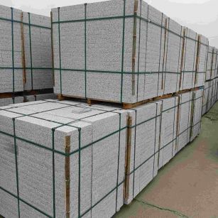 昌都 白麻花岗岩石材荔枝面地铺石（300*600*50）