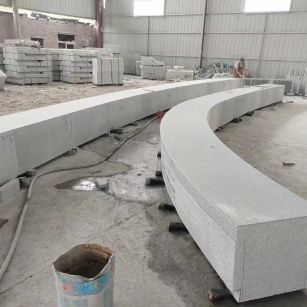 昌都芝麻白花岗岩石板材 园林光面弧形坐凳