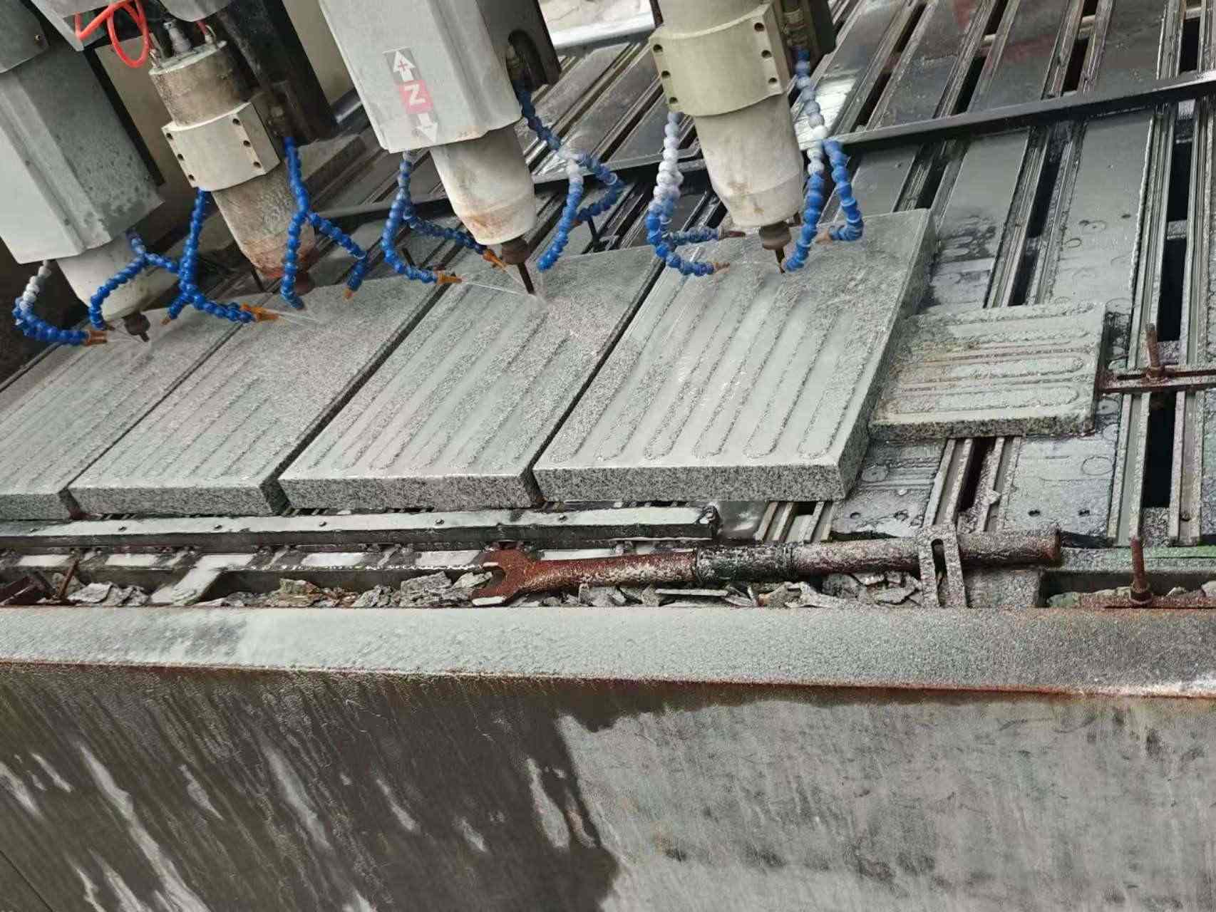 昌都 芝麻白花岗岩荔枝面盲道雕刻