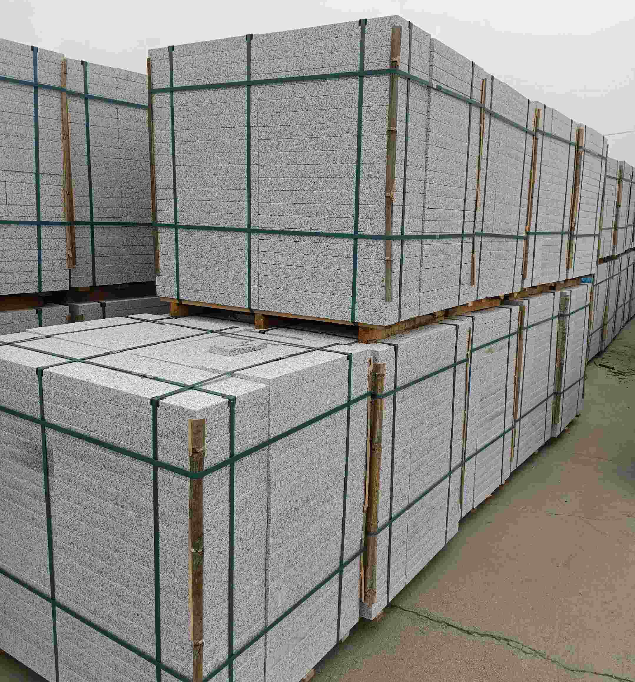 昌都 白麻花岗岩石材荔枝面地铺石（300*600*50）