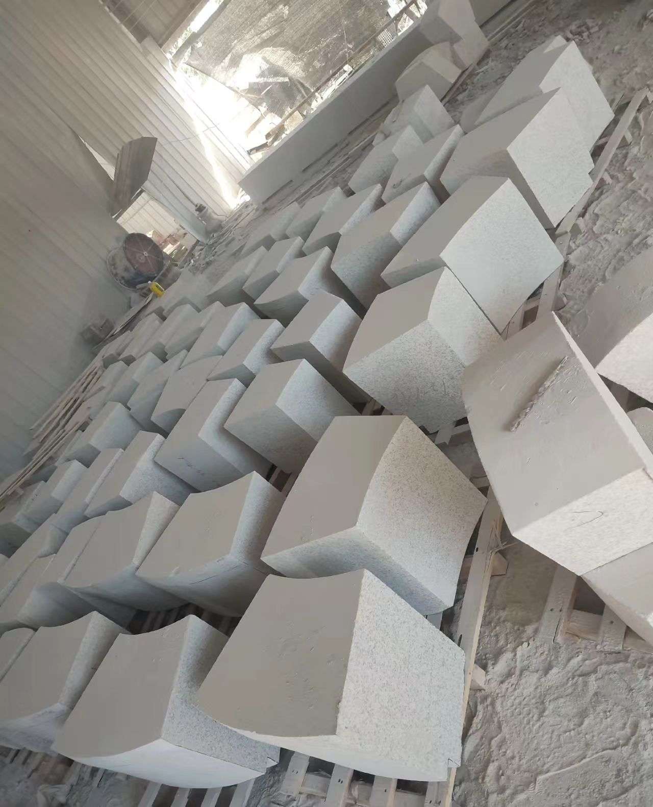 昌都 白麻花岗岩异形坐凳