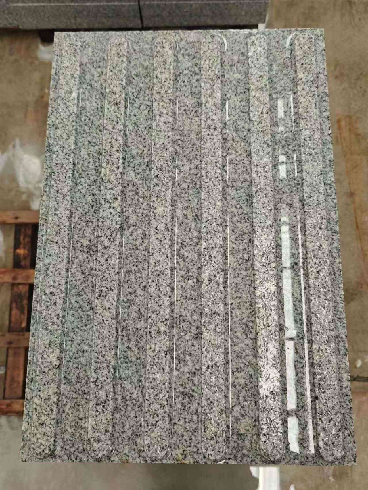 昌都 芝麻白花岗岩荔枝面雕刻盲道，盲条