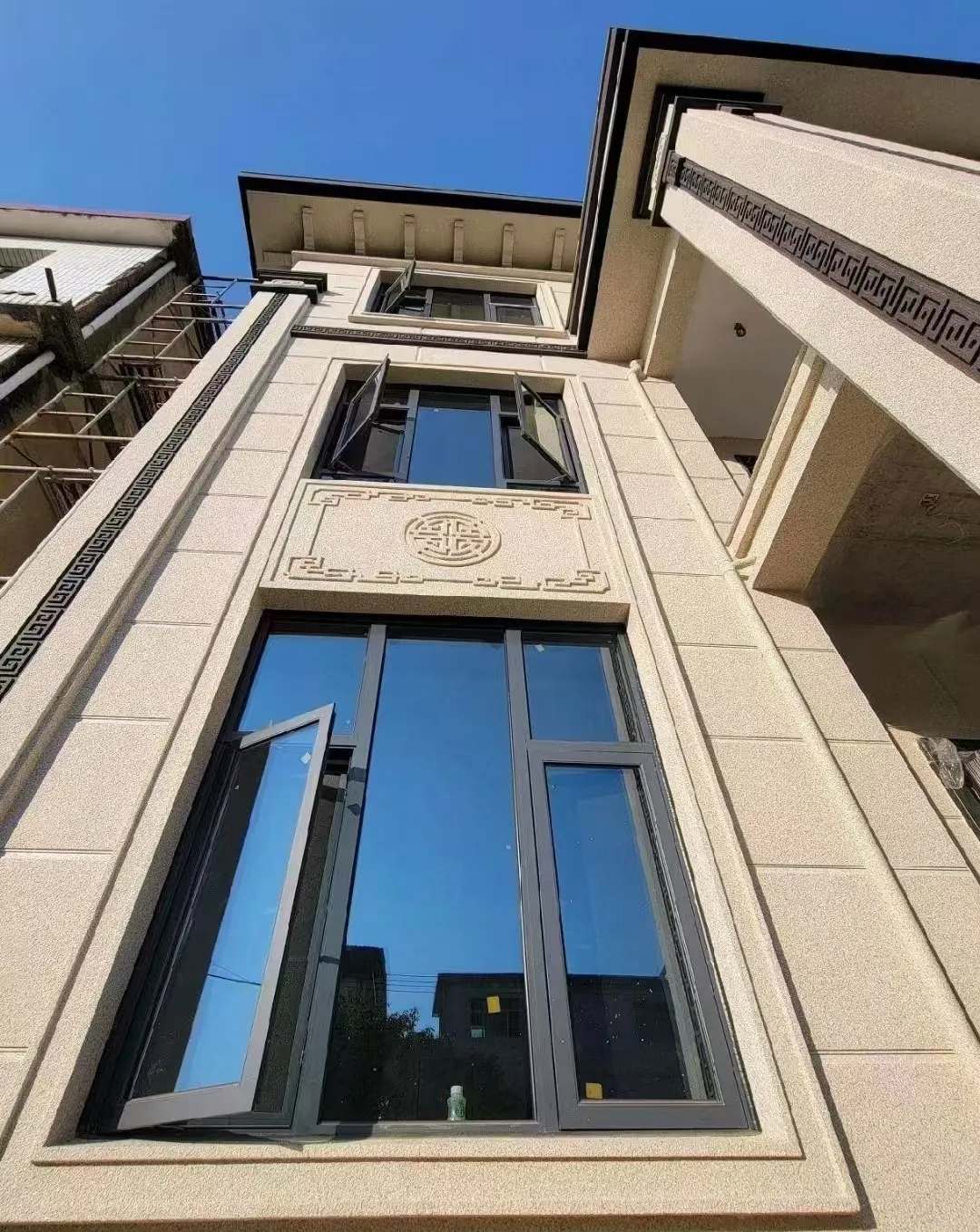 昌都 黄金麻荔枝面别墅外墙干挂效果展示