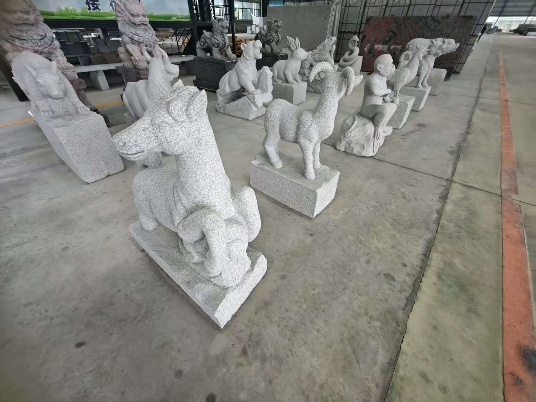 昌都 芝麻白花岗岩造型立体雕刻——十二生肖