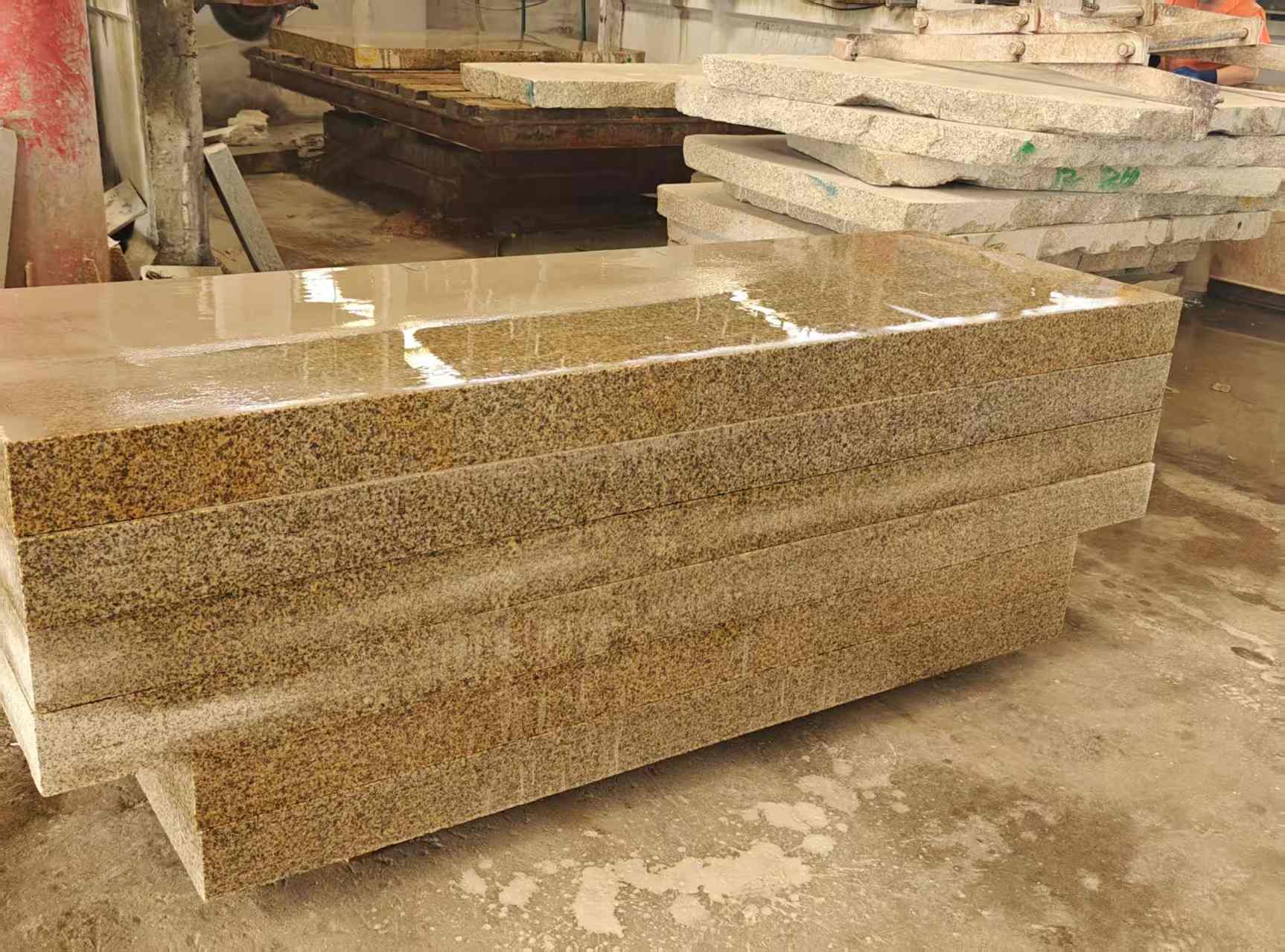 昌都 黄金麻栏杆料半成品加工中