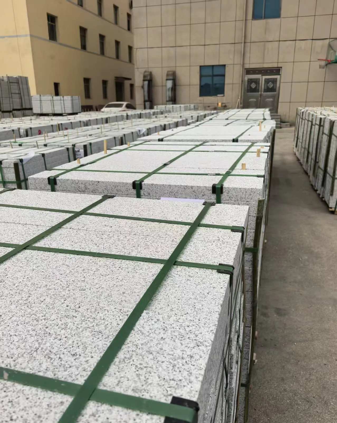 昌都 白麻花岗岩5.0公分荔枝面地铺石