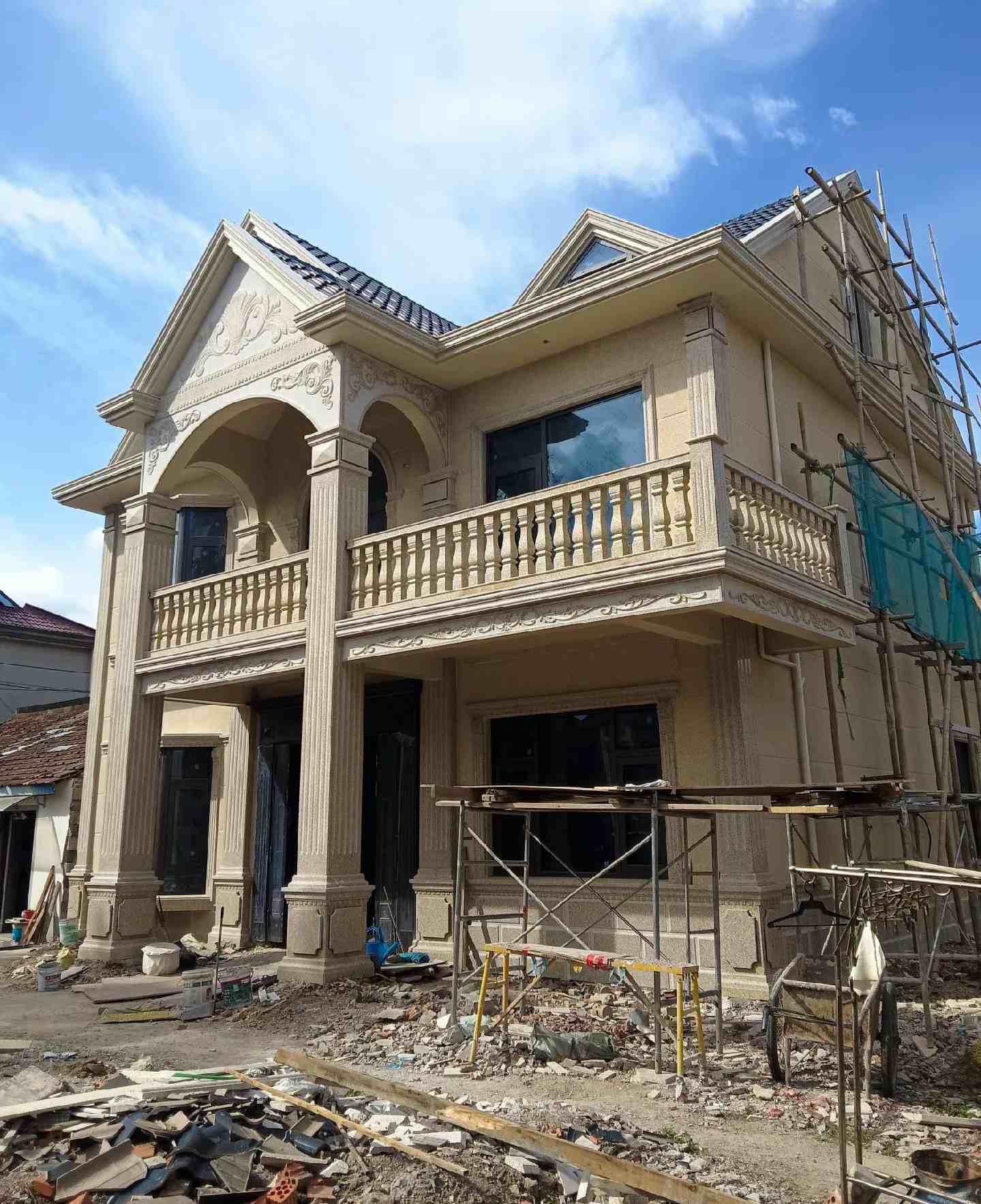 昌都 黄金麻花岗岩石材私人别墅雕花门楼柱阳台栏杆