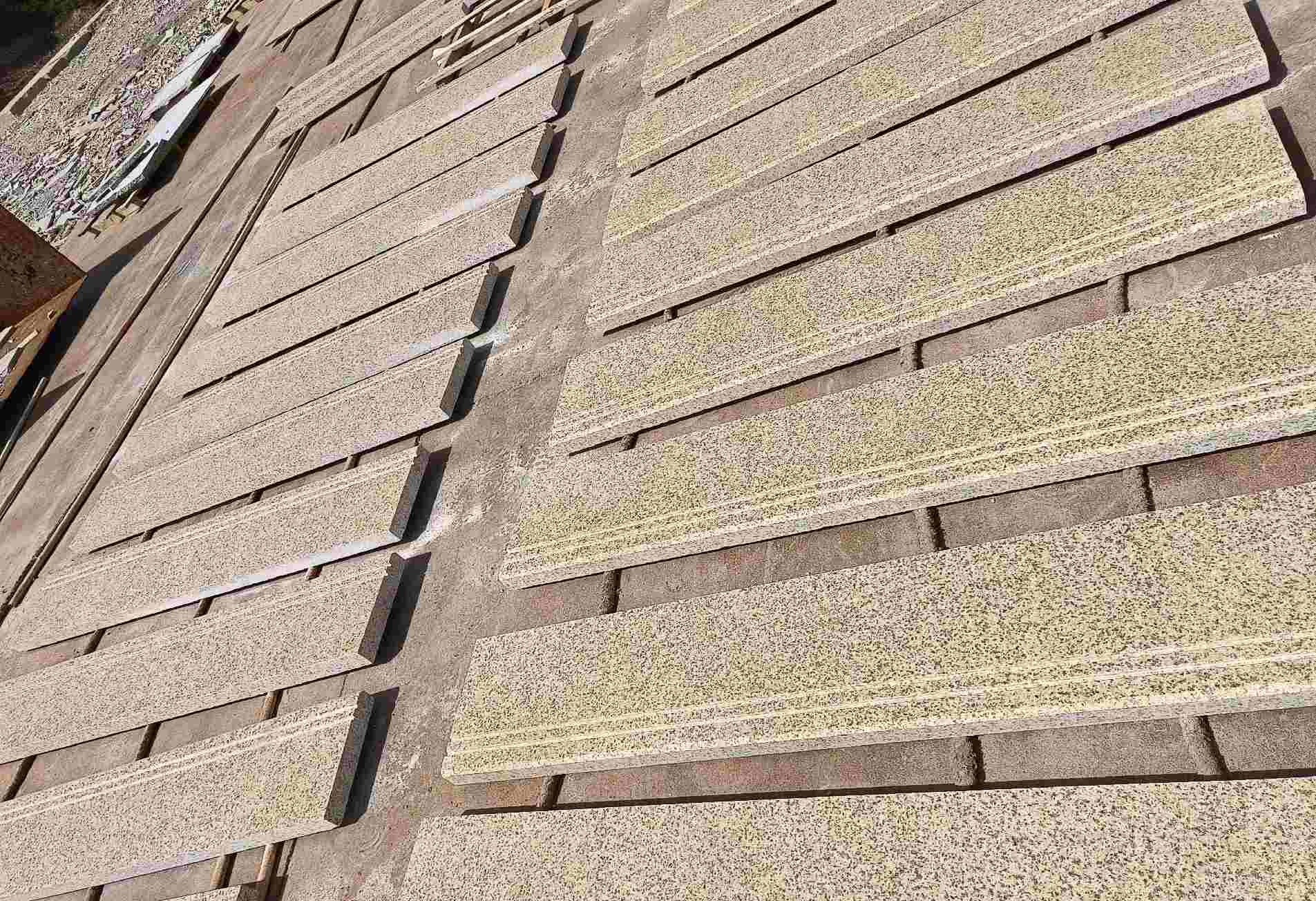 昌都 黄金麻花岗岩光面楼梯踏步