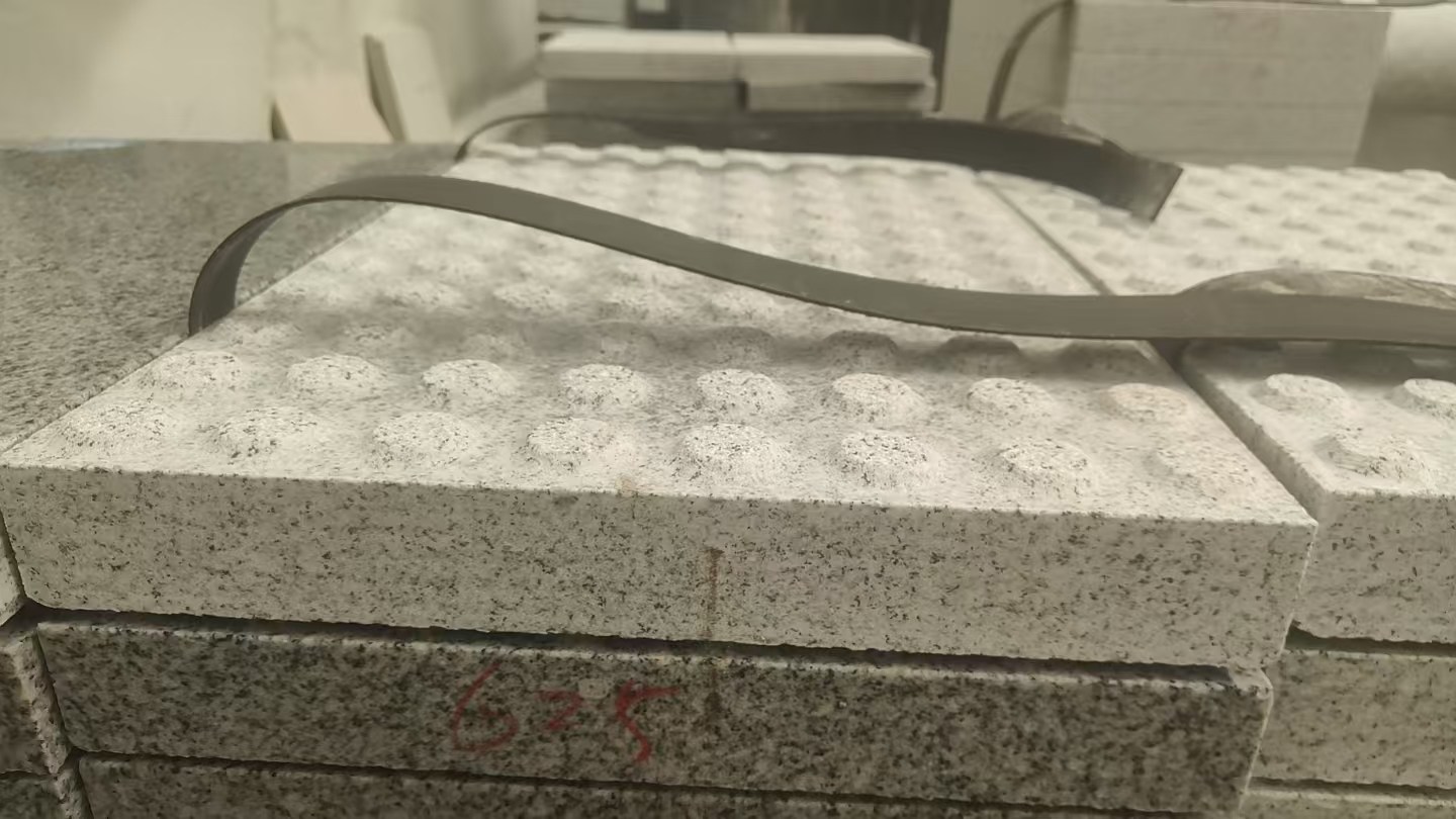 昌都 芝麻白花岗岩6.0公分荔枝面五轴加工雕刻盲点