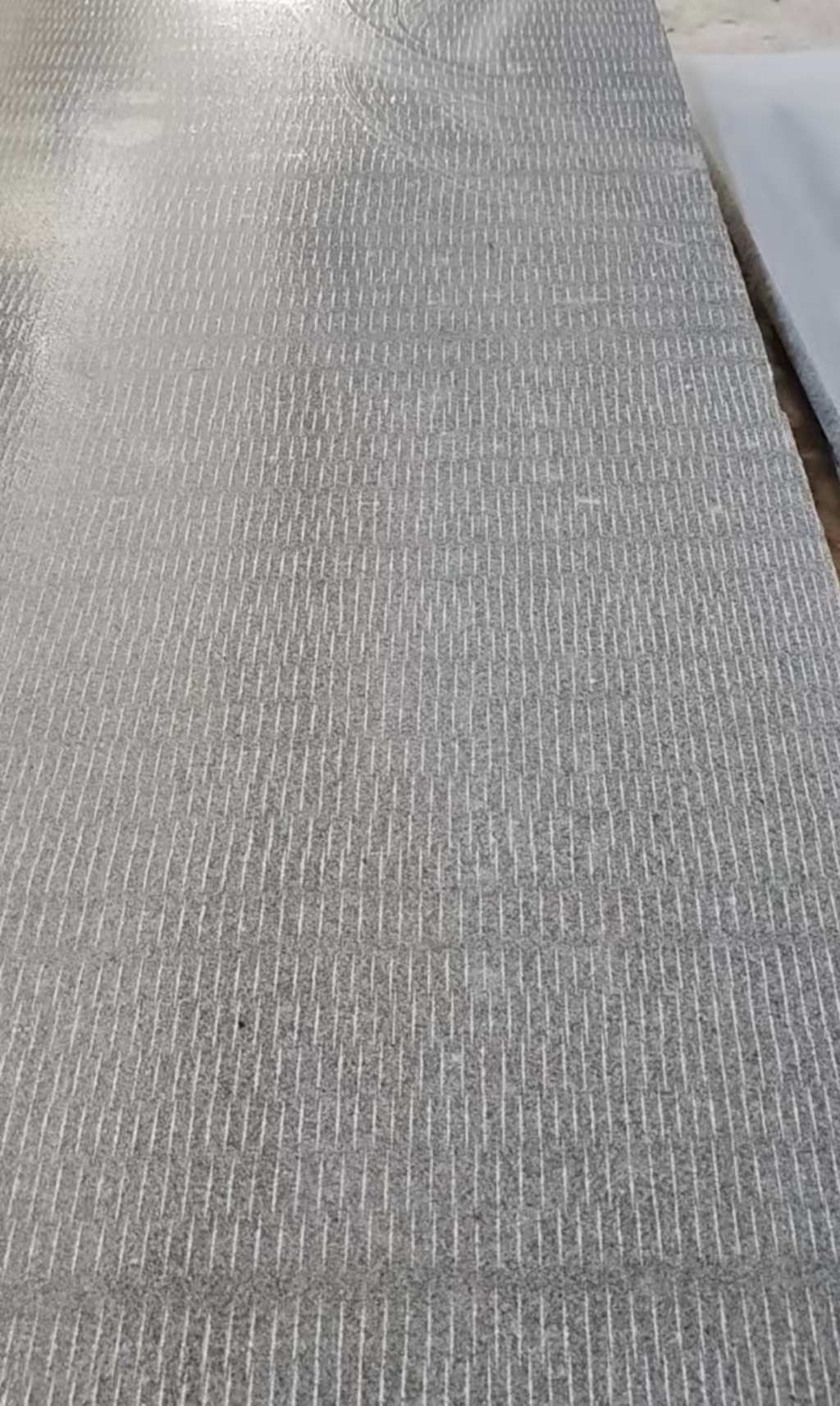 昌都 芝麻灰花岗岩斧剁面，刀斩面