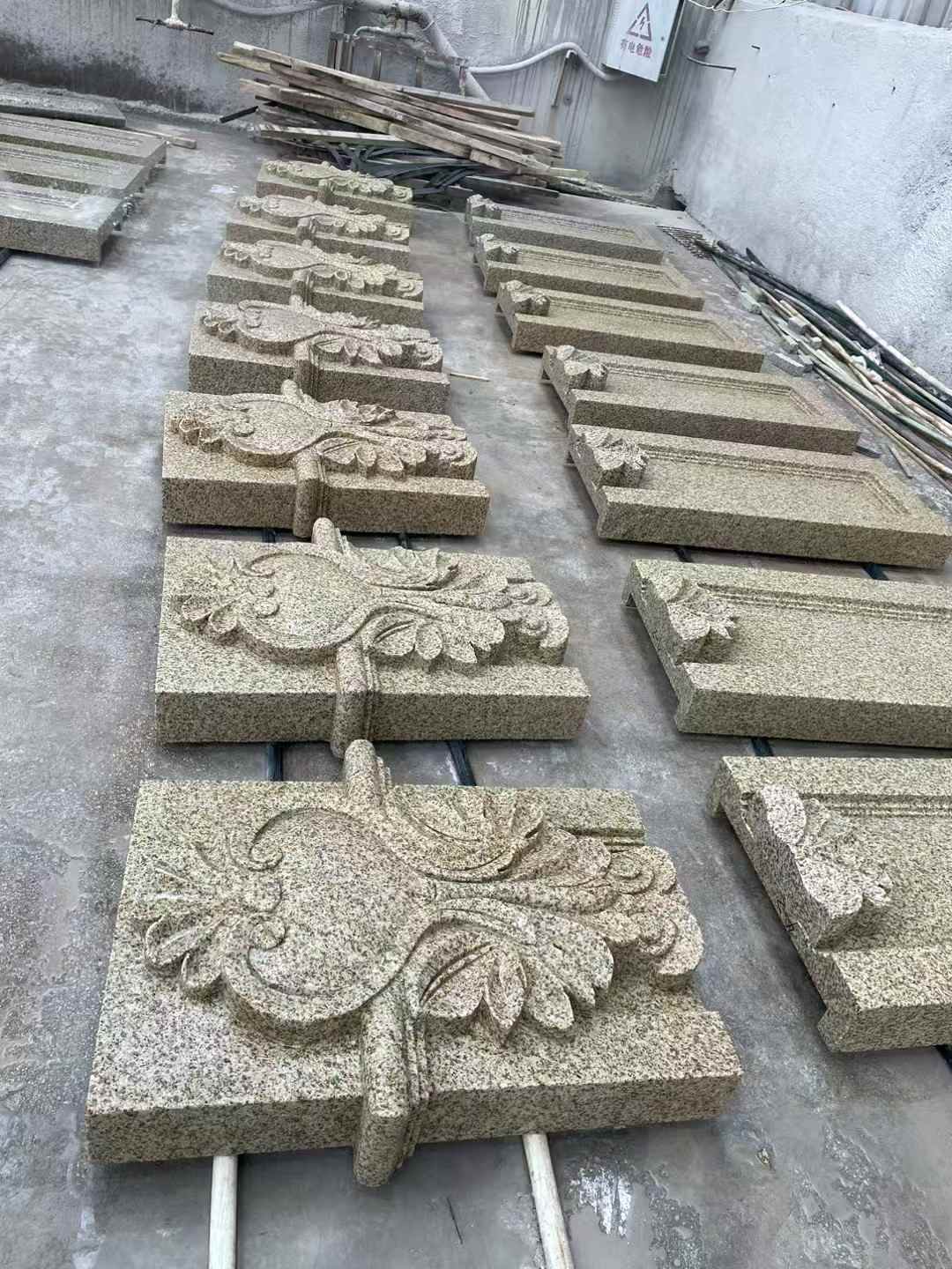 昌都 黄金麻花岗岩别墅外墙雕刻板