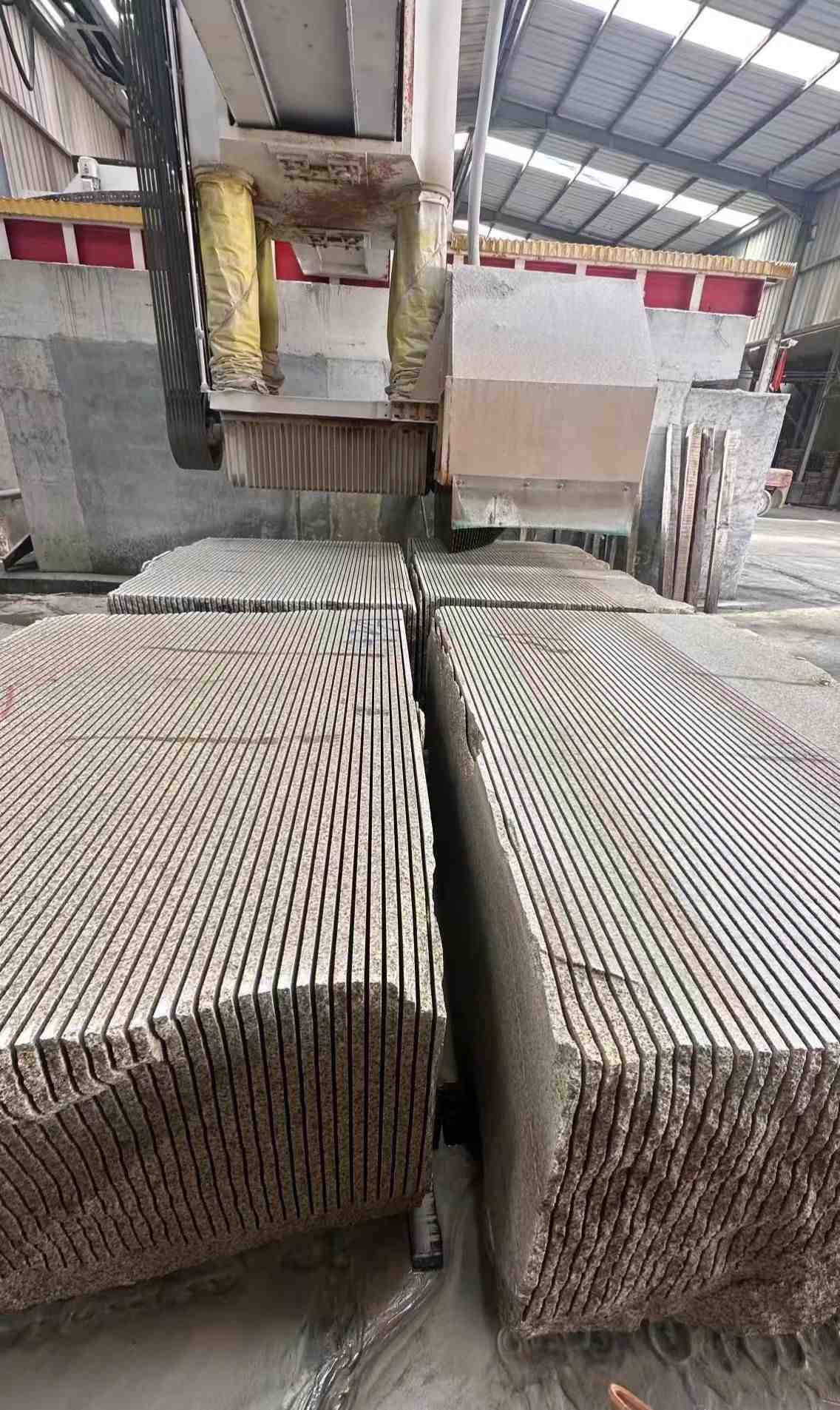 昌都 车间生产日常，黄金麻白麻花岗岩