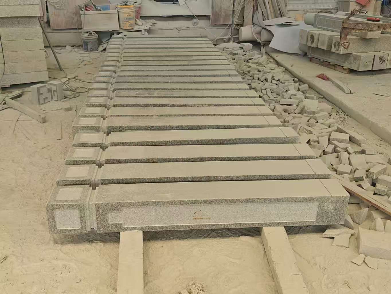 昌都 芝麻白异形加工雕刻-栏杆大柱，方柱