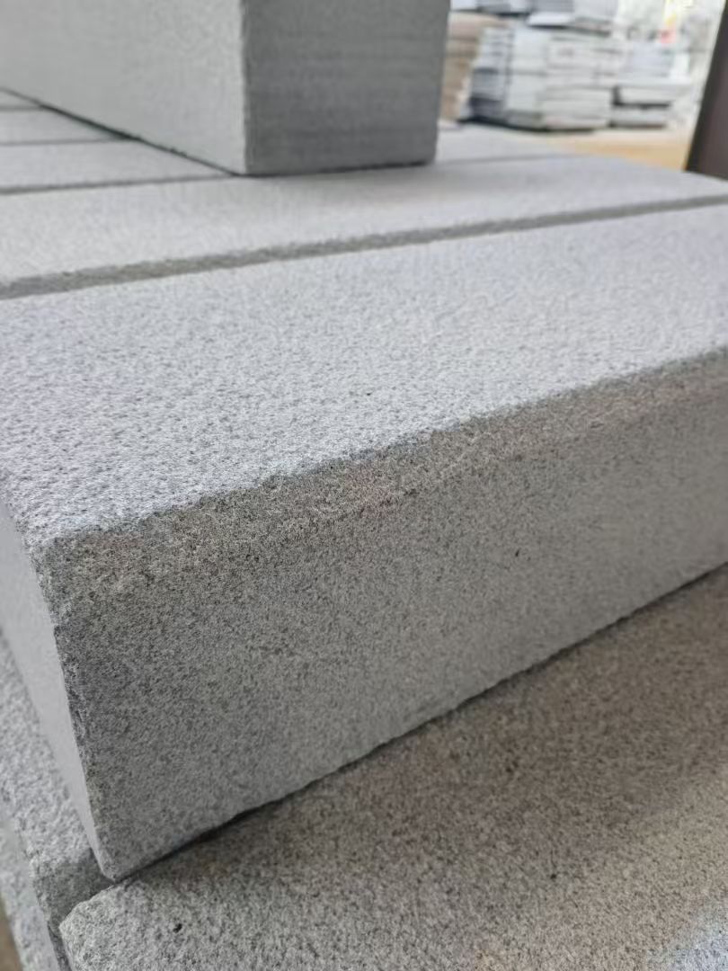 昌都 芝麻灰荔枝面路沿石