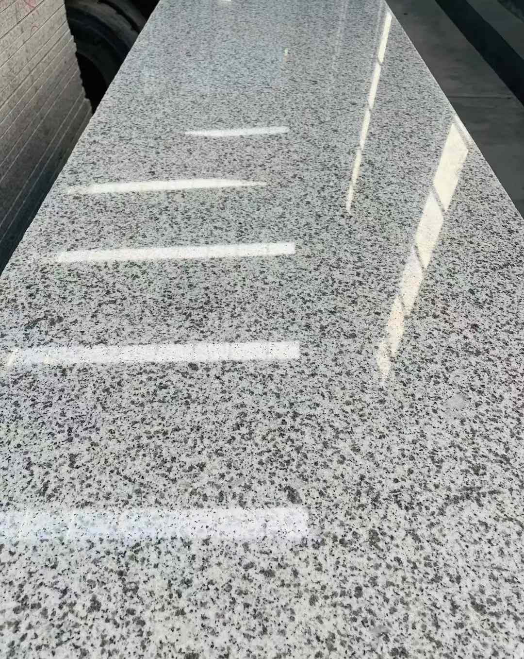 昌都 白麻花岗岩光面毛板